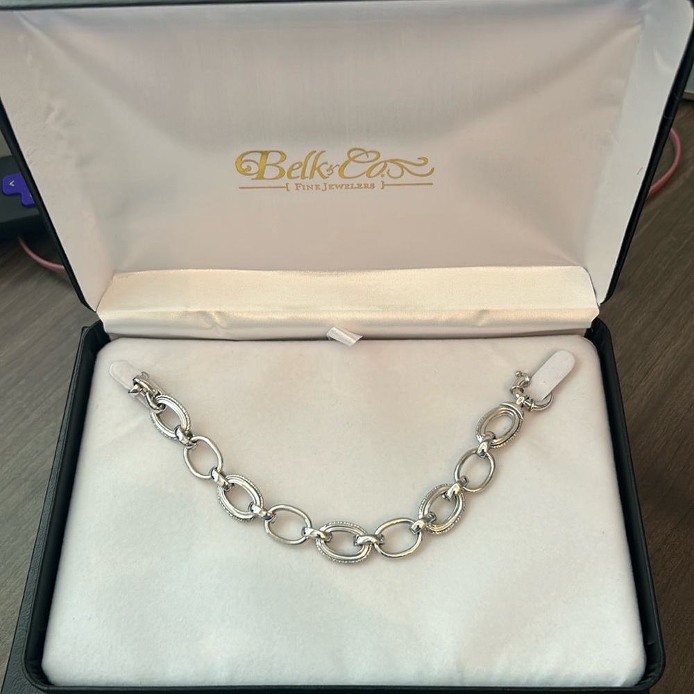 Ready to gift! Belk & Co silver charm bracelet
